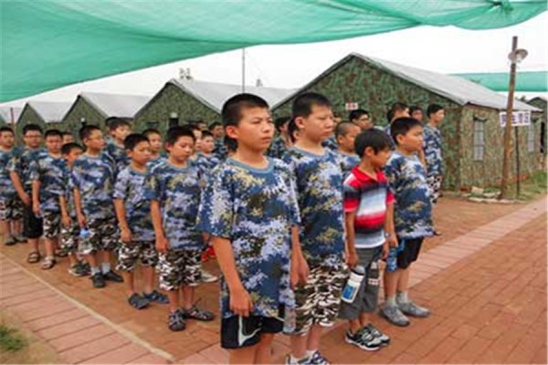 軍事夏令營(yíng)