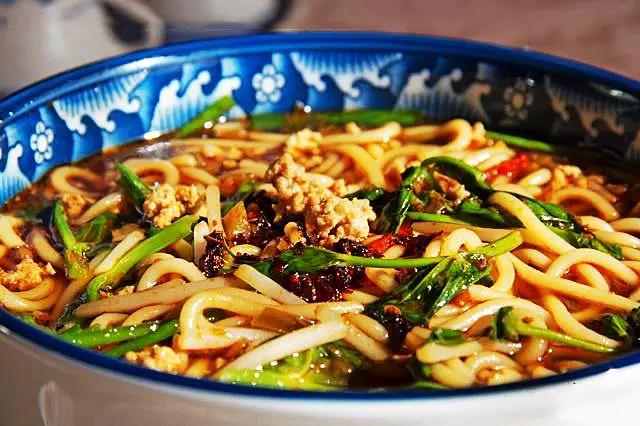 從昆明出發(fā)，一路向南“逛吃逛吃”     昆明年會策劃