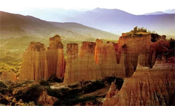 飽覽神奇土林風光，組團游玩更優(yōu)惠！